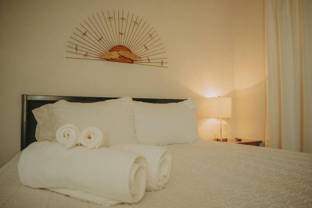 Casa Charleston-3br-2bath-hot Tub-pet Friendly-no Pet Fees! * Albuquerque