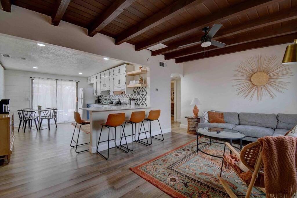Holiday home Casa Charleston-3br-2bath-hot Tub-pet Friendly-no Pet Fees! Albuquerque
