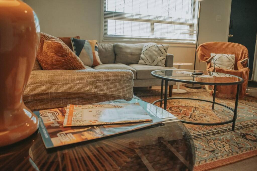 Casa Charleston-3br-2bath-hot Tub-pet Friendly-no Pet Fees! Albuquerque