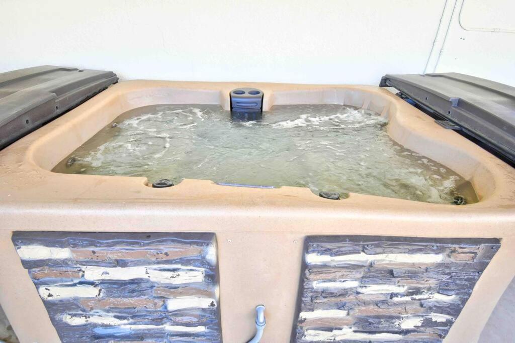 Casa Charleston-3br-2bath-hot Tub-pet Friendly-no Pet Fees! Holiday home