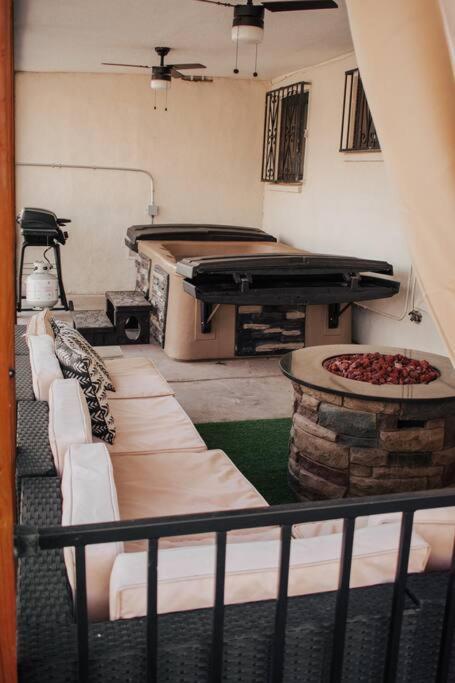 Casa Charleston-3br-2bath-hot Tub-pet Friendly-no Pet Fees! * Albuquerque