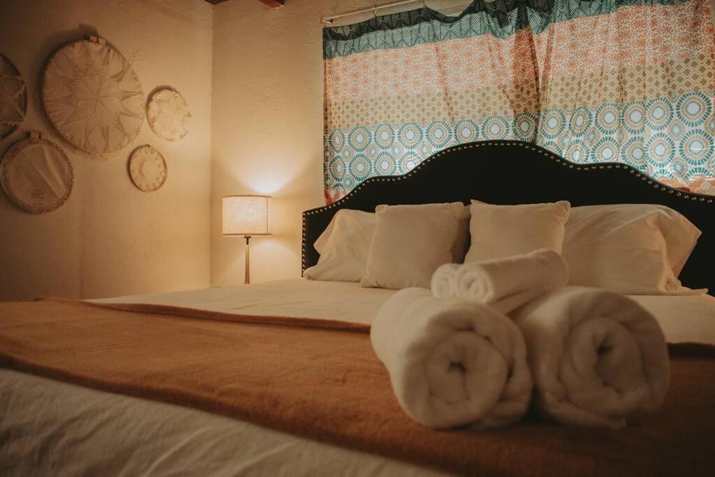 Casa Charleston-3br-2bath-hot Tub-pet Friendly-no Pet Fees! Albuquerque