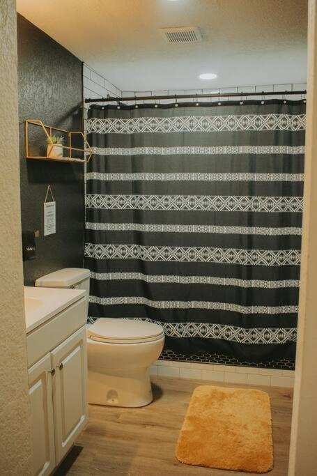 Casa Charleston-3br-2bath-hot Tub-pet Friendly-no Pet Fees! * Albuquerque