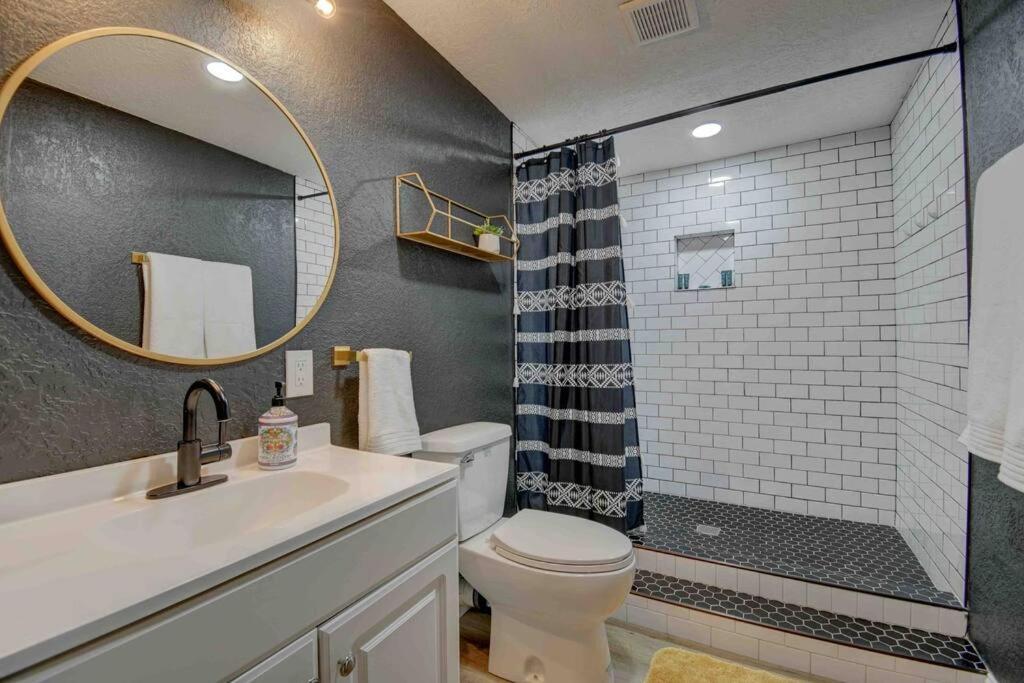 Casa Charleston-3br-2bath-hot Tub-pet Friendly-no Pet Fees! Holiday home Albuquerque